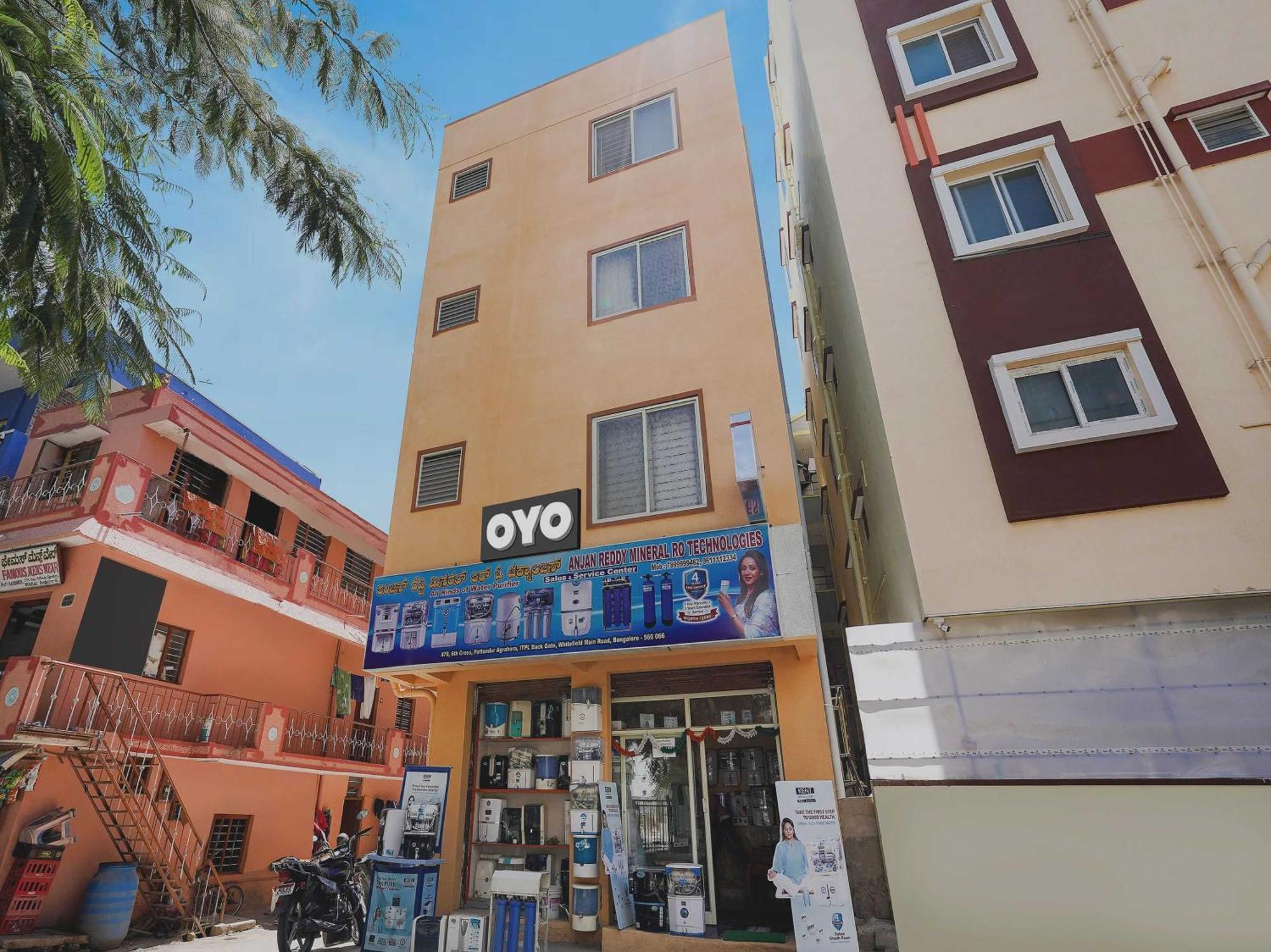 Oyo Flagship Lakshmana Hotel Bangalore Esterno foto